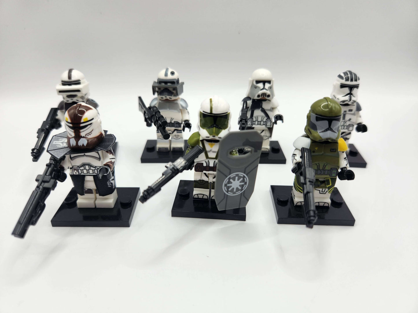 [Pre Order] Set of 50 Clone Trooper Commanders with Blasters