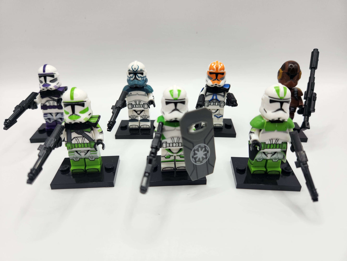 [Pre Order] Set of 50 Clone Trooper Commanders with Blasters